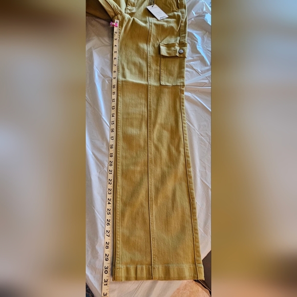 Judy Blue High Rise Cargo Straight-Leg Jean in Matcha Green Size 7/28 NWT - Picture 16 of 16